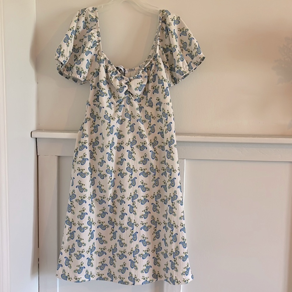 Super cute dress size S!